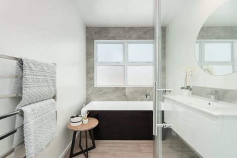 Photo of property in 90 Awataha Crescent, Pyes Pa, Tauranga, 3110