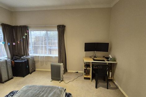 Photo of property in 22 Hampton Hill Road, Tawa, Wellington, 5028