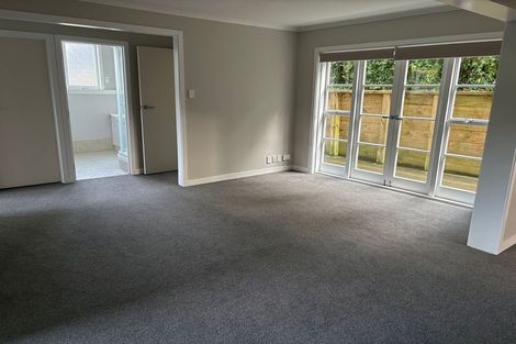 Photo of property in 124 Whangaparaoa Road, Red Beach, 0932