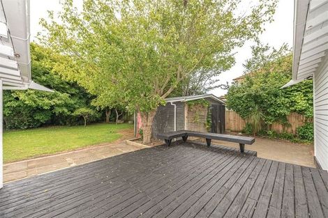 Photo of property in 10 Selwyn Crescent, College Estate, Whanganui, 4500