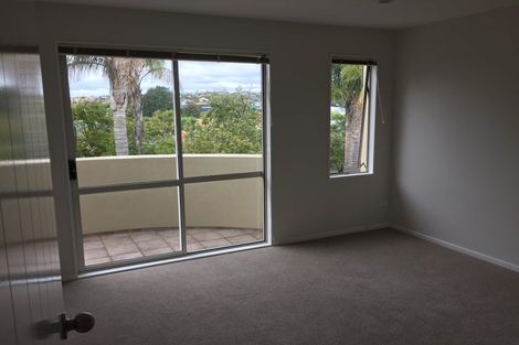 Photo of property in 7 Gillett Place, Botany Downs, Auckland, 2014