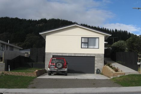 Photo of property in 14 Ruahine Street, Paraparaumu, 5032