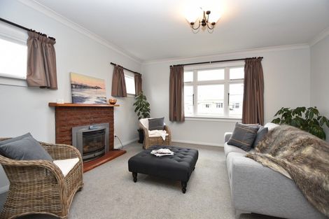 Photo of property in 2 Mckenzie Terrace, Carterton, 5713