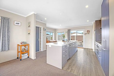 Photo of property in 15 Cuffs Road, Wainoni, Christchurch, 8061