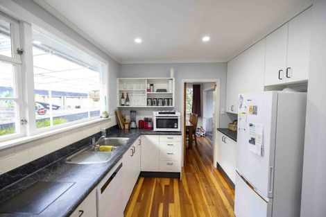 Photo of property in 4 Rembrandt Avenue, Tawa, Wellington, 5028