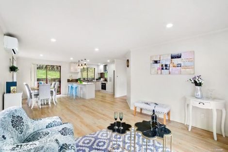Photo of property in 8 Fernbank Lane, Greenhithe, Auckland, 0632