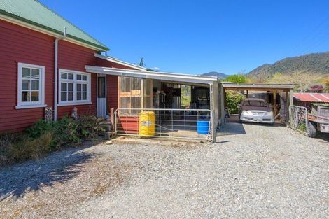 Photo of property in 28 Grey Street, Murchison, 7007