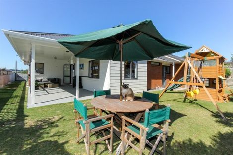 Photo of property in 13 Sandel Rise, Merrilands, New Plymouth, 4312