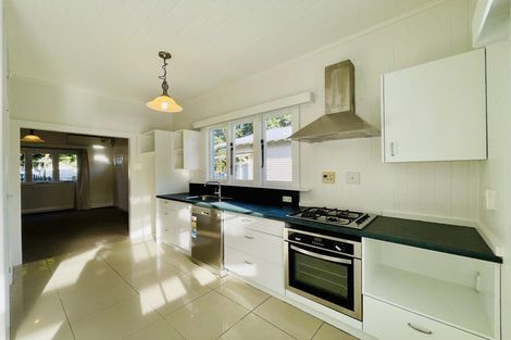 Photo of property in 60 Aroha Avenue, Sandringham, Auckland, 1025