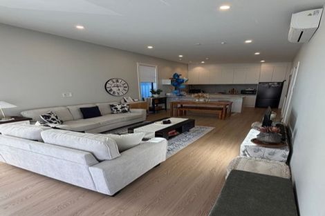 Photo of property in 9 Durness Place, Red Beach, 0932
