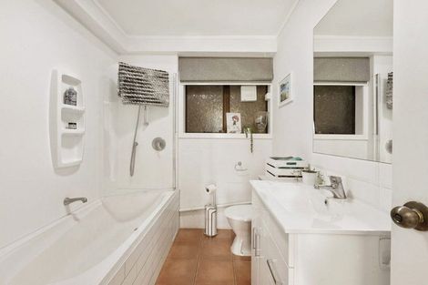 Photo of property in 2/238 The Esplanade, Island Bay, Wellington, 6023