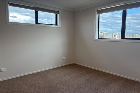 Photo of property in 28 Waruhia Crescent, Rototuna North, 3210