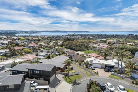 Photo of property in 29 Bernleigh Terrace, West Harbour, Auckland, 0618