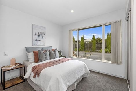 Photo of property in 2 Woodfield Lane, Redwood, Christchurch, 8051