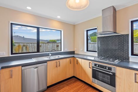 Photo of property in 8 Georgia Grove, Paraparaumu, 5032