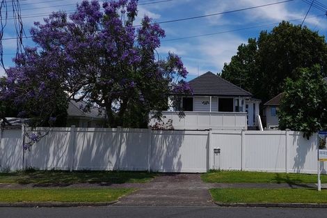 Photo of property in 31 Covil Avenue, Te Atatu South, Auckland, 0610