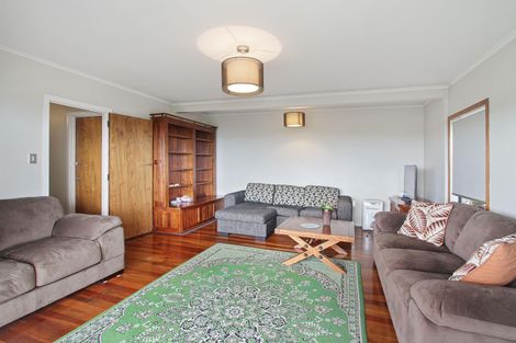 Photo of property in 164 Browns Bay Road, Murrays Bay, Auckland, 0630