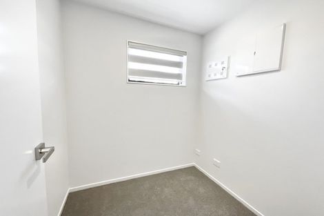 Photo of property in 4/241 Don Buck Road, Massey, Auckland, 0614
