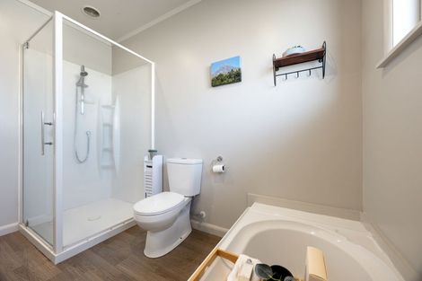 Photo of property in 6 Milburn Lane, Hillcrest, Hamilton, 3216