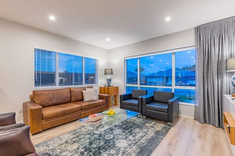 Photo of property in 9 Ropere Street, Kumeu, 0810