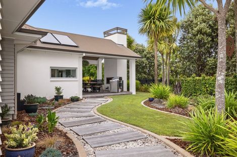 Photo of property in 6 Rexford Heights, Pyes Pa, Tauranga, 3112