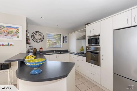 Photo of property in 5 Inca Place, Redwood, Christchurch, 8051