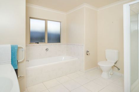 Photo of property in 34 Jadewynn Drive, Massey, Auckland, 0614