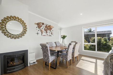 Photo of property in 19 Aberdeen Road, Castor Bay, Auckland, 0620