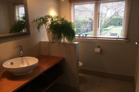 Photo of property in 57 Jeffreys Road, Fendalton, Christchurch, 8052