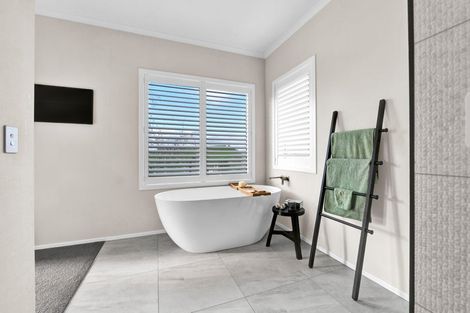 Photo of property in 71 Hursthouse Road, Tarurutangi, New Plymouth, 4372