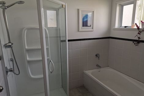 Photo of property in 2/4 Firth Road, Torbay, Auckland, 0630