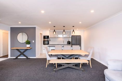 Photo of property in 5 Stratford Court, Fitzherbert, Palmerston North, 4410