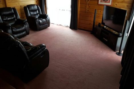 Photo of property in 1 Cabello Place, Unsworth Heights, Auckland, 0632