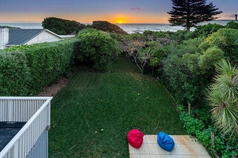 Photo of property in 13 Aperahama Street, Paekakariki, 5034