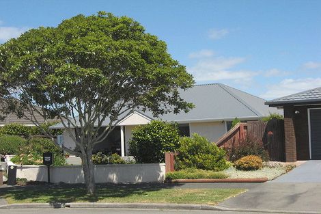 Photo of property in 42 Beauford Place, Parklands, Christchurch, 8083