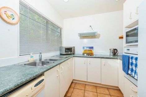 Photo of property in 1/62 Fernhill Way, Oteha, Auckland, 0632
