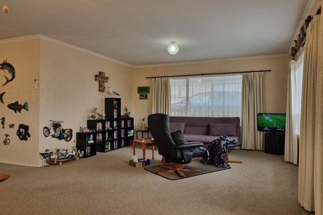 Photo of property in 7/2 Broadway, Waitara, 4320