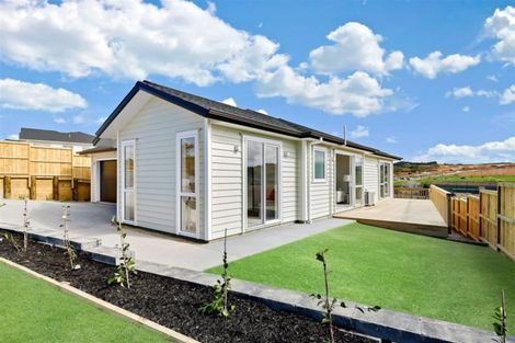 Photo of property in 27 Maka Terrace, Orewa, 0931