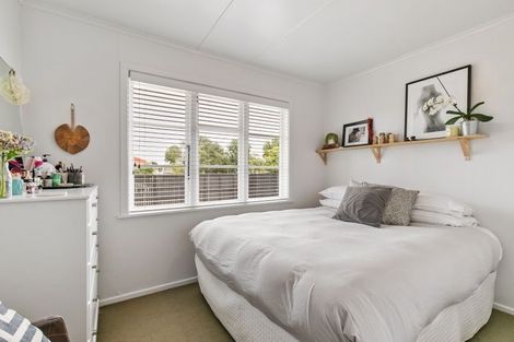 Photo of property in 18 Crawford Avenue, Mangere Bridge, Auckland, 2022