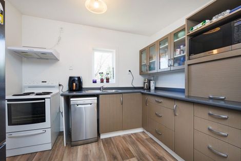 Photo of property in 2 Ngahina Street, Marton, 4710