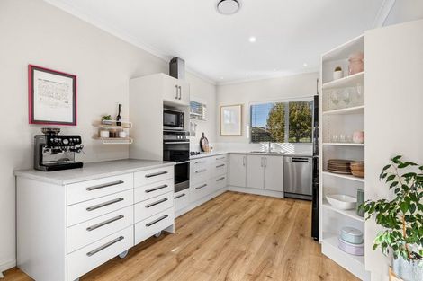 Photo of property in 36 Stapletons Road, Richmond, Christchurch, 8013