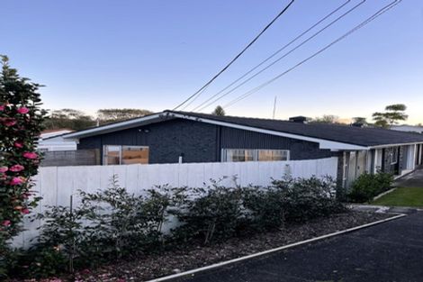 Photo of property in 1/38 Hillcrest Avenue, Hillcrest, Auckland, 0627