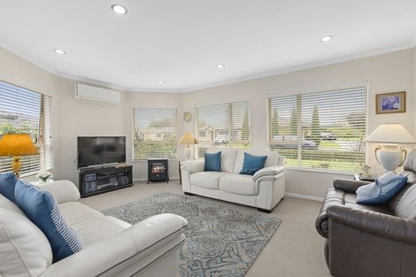 Photo of property in 13 Ribbonwood Close, Te Kauwhata, 3710
