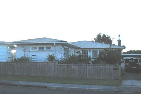 Photo of property in 44 Hepburn Road, Glendene, Auckland, 0602