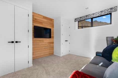 Photo of property in 10 Glenelg Lane, Jacks Point, 9371