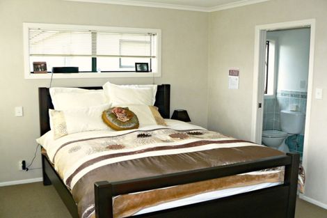 Photo of property in 9 Huntington Drive, Huntington Park, Auckland, 2013