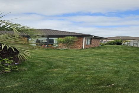 Photo of property in 5 Whitney Place, Rototuna North, Hamilton, 3210