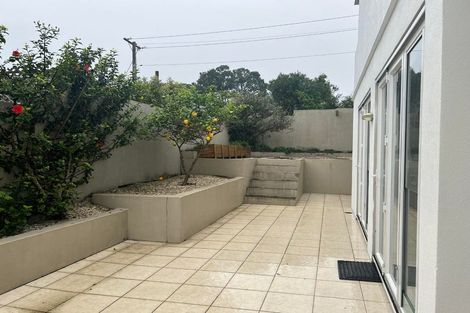 Photo of property in 17a The Strand, Takapuna, Auckland, 0622