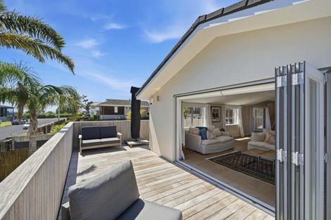 Photo of property in 31 Beechwood Road, Rothesay Bay, Auckland, 0630