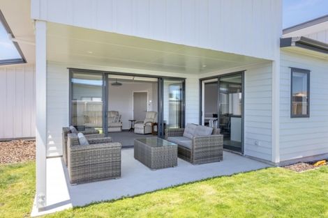 Photo of property in 12 Seagrass Place, Otaki Beach, Otaki, 5512